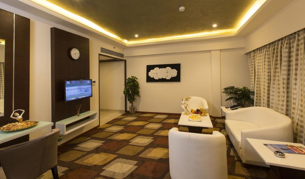 The President Hotel Hubli Exterior photo