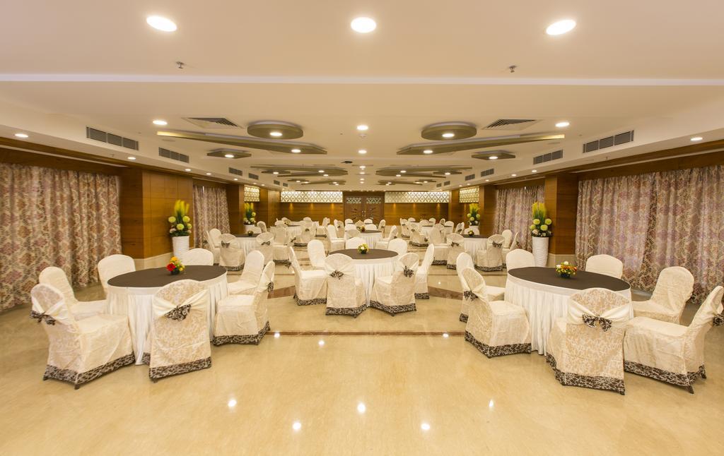 The President Hotel Hubli Exterior photo