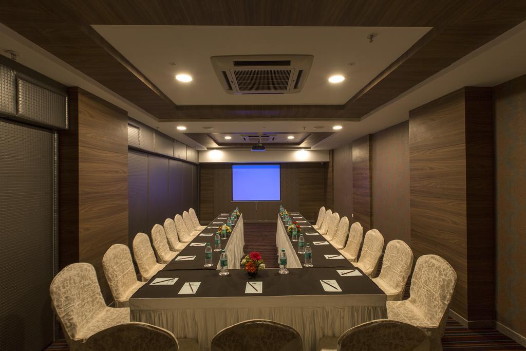 The President Hotel Hubli Exterior photo
