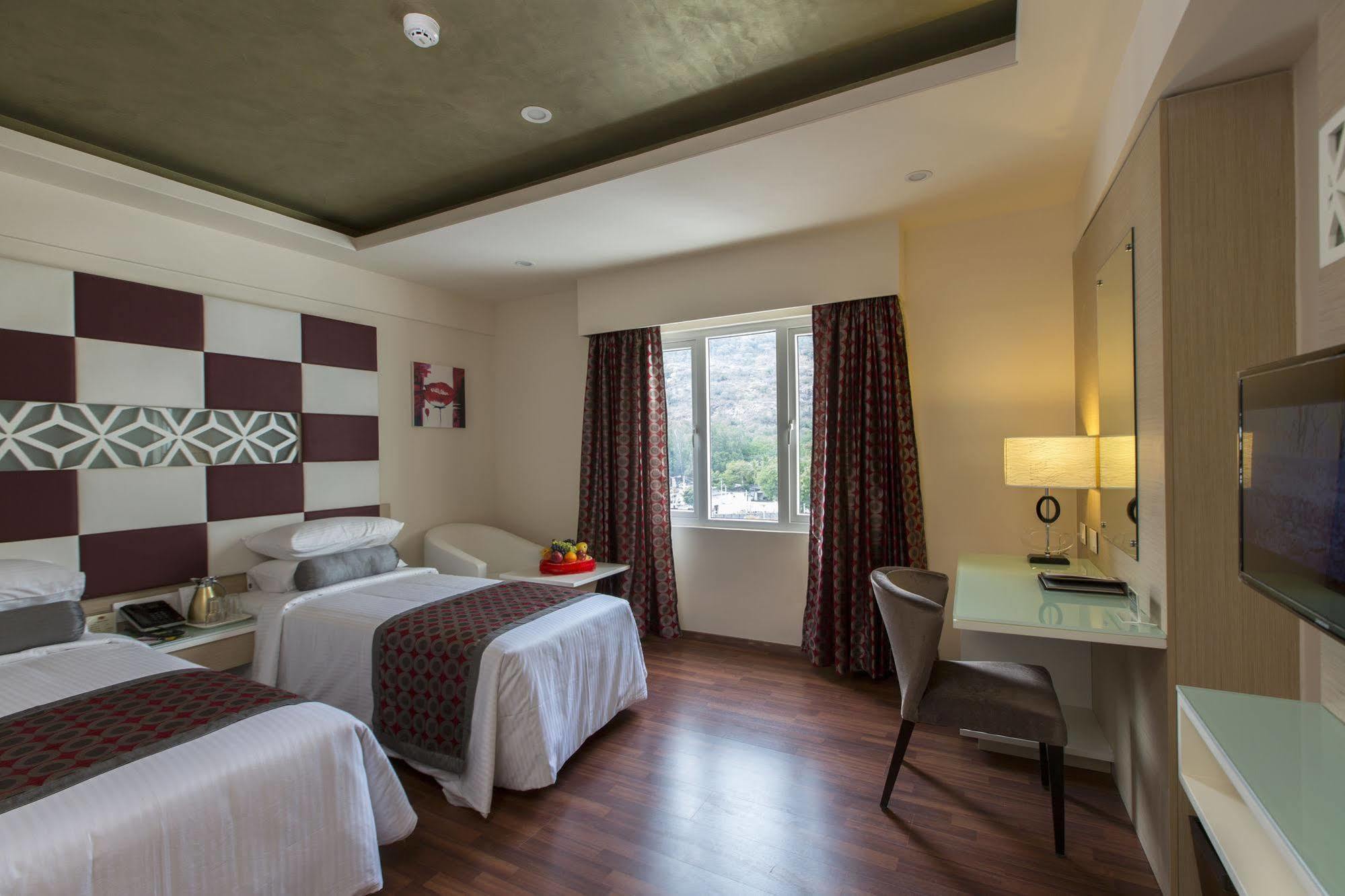 The President Hotel Hubli Exterior photo