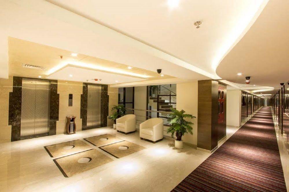 The President Hotel Hubli Exterior photo
